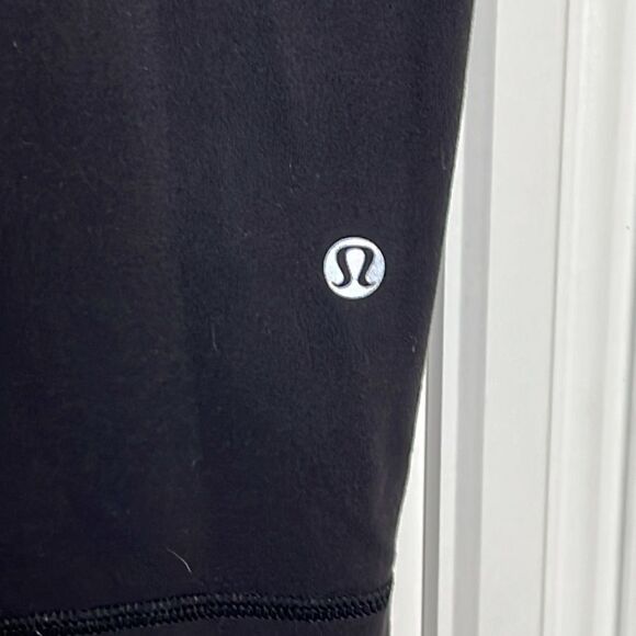 Lululemon Wunder Under Crop Reversible Size 2 - Picture 9 of 10